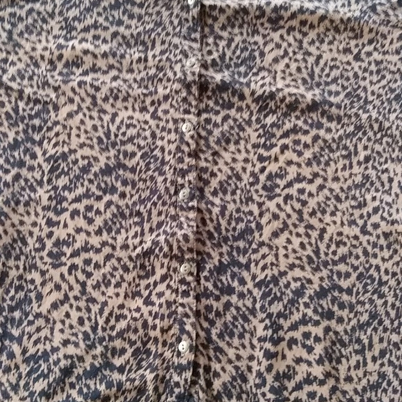 Animal Leopard Button V Neck Top Size Large - Picture 7 of 7